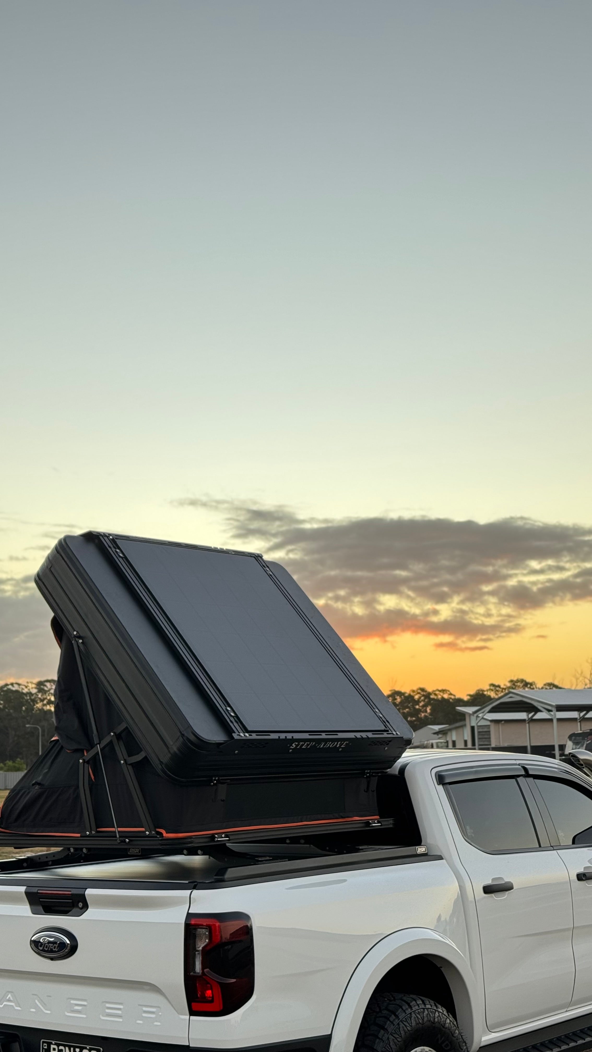 SIDE-OPENING TENT (FEBRUARY)