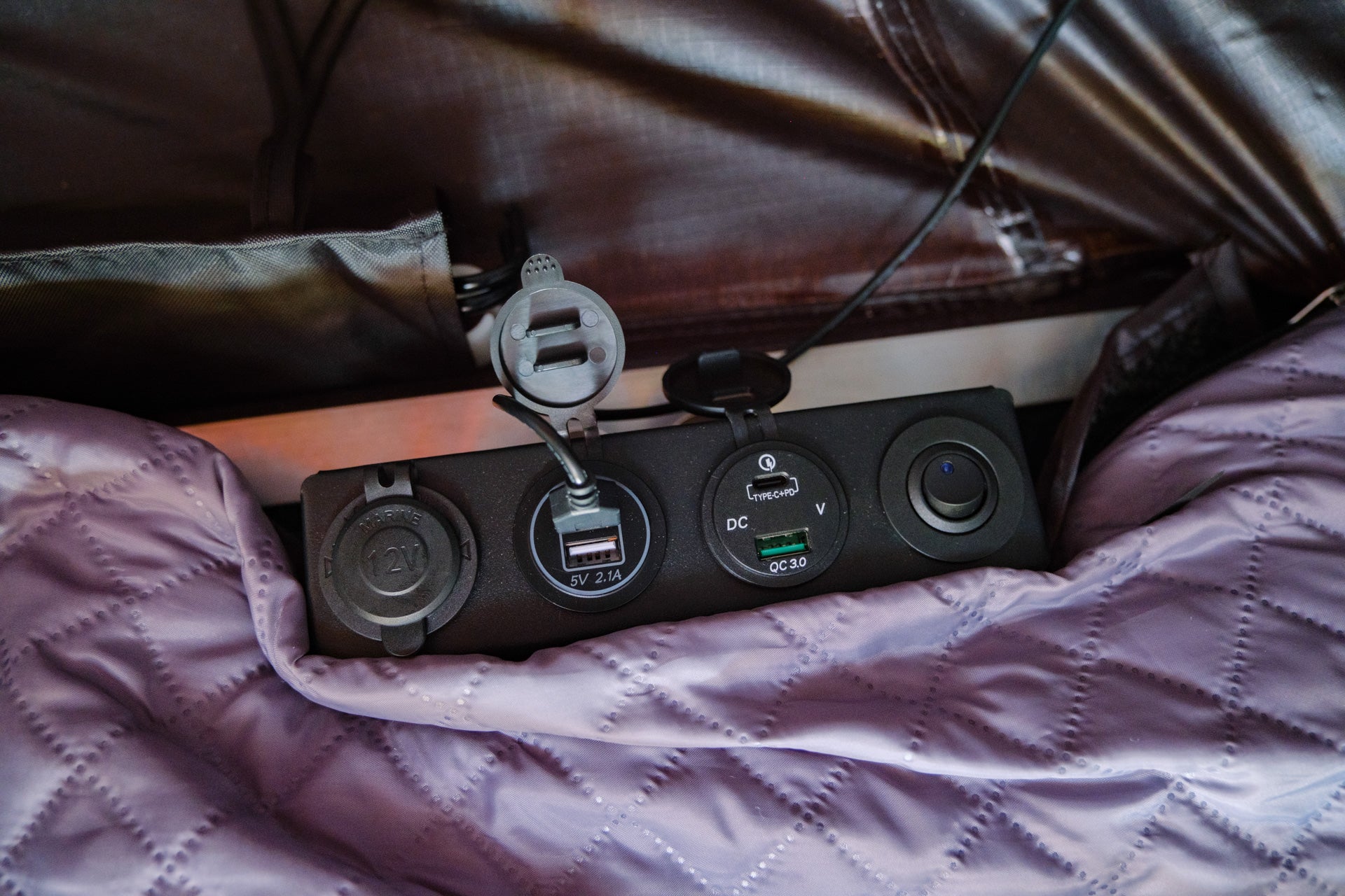 SIDE-OPENING TENT (FEBRUARY)